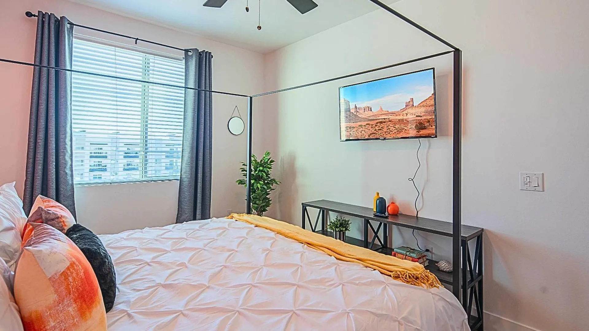 Shopping & Dining Dist-Resort Pool-Views-King Bed S439 Scottsdale
